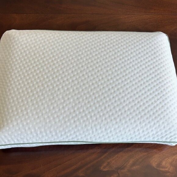 Silk & Snow Eco Soy Pillow - Soft - Picture 2 of 3